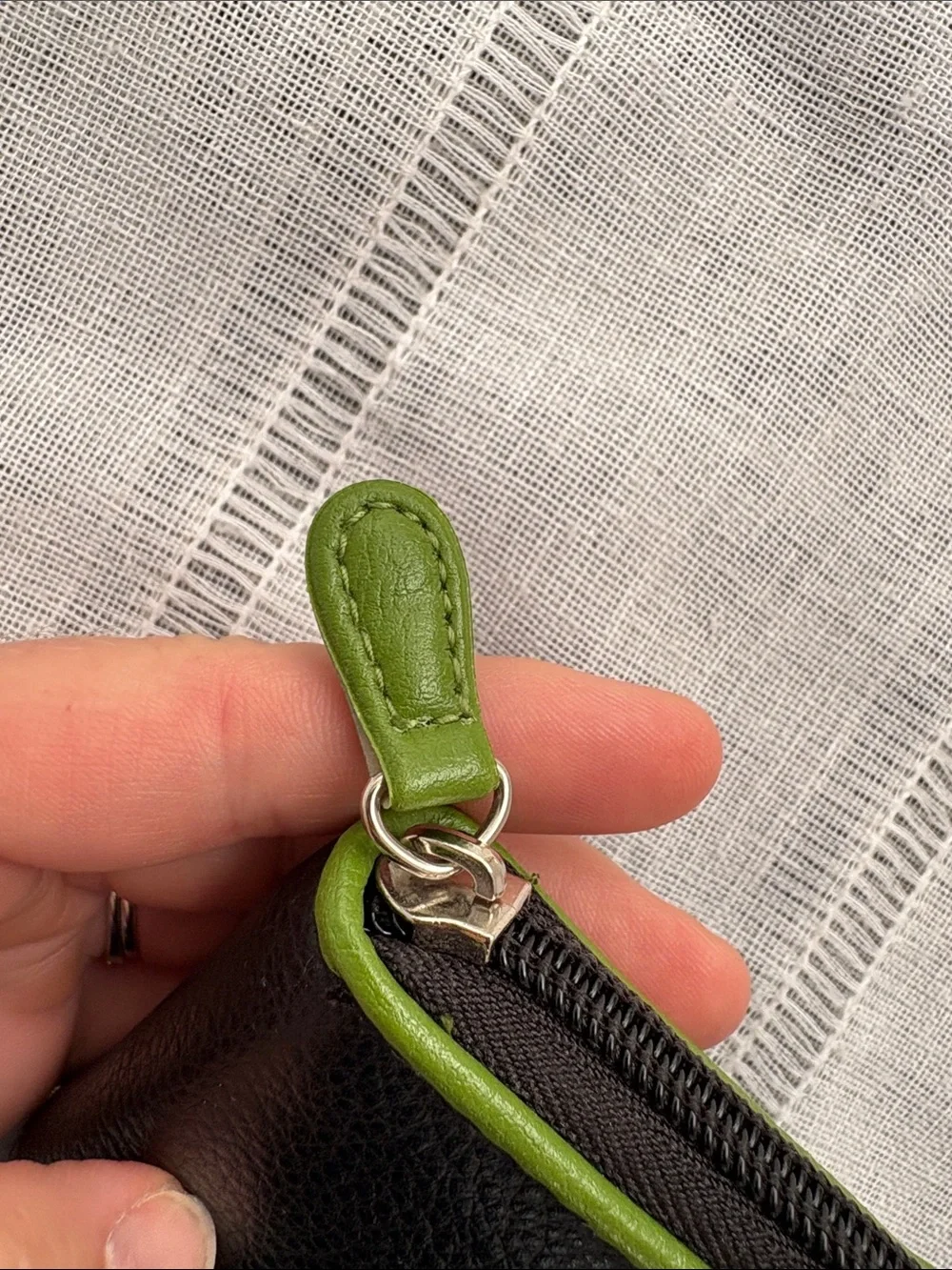 Vintage Y2K NWOT Black and Green Initial 'C' Zip Wallet